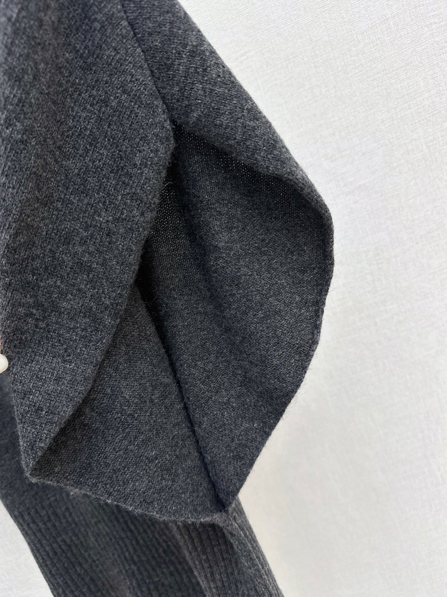 Brun NEW sleeveless sweater with belted