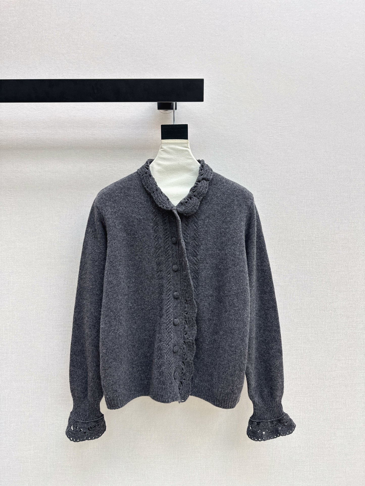 Es NEW Knitted cardigan