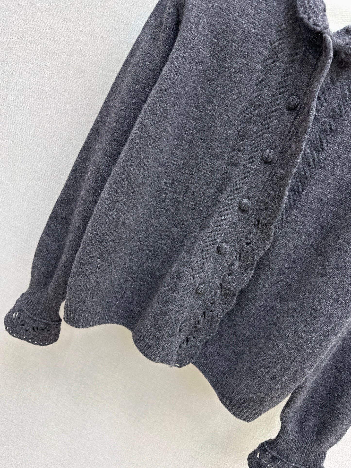 Es NEW Knitted cardigan