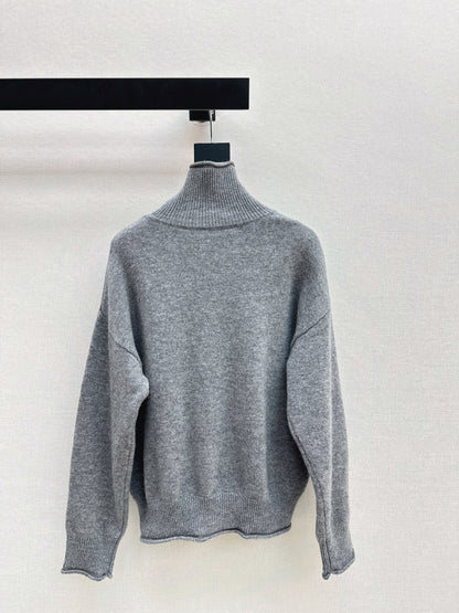 Es NEW embroidered sweater