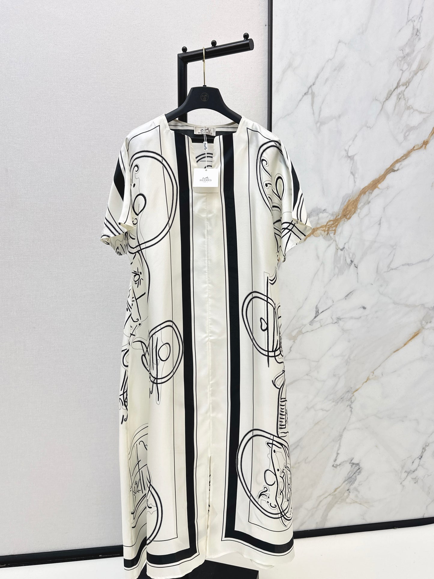 Herm NEW printed dress