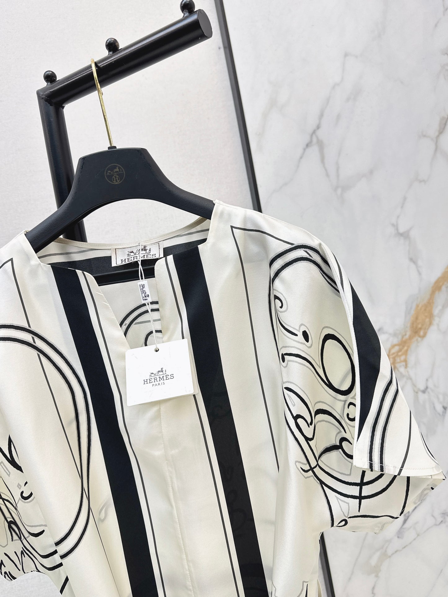 Herm NEW printed dress