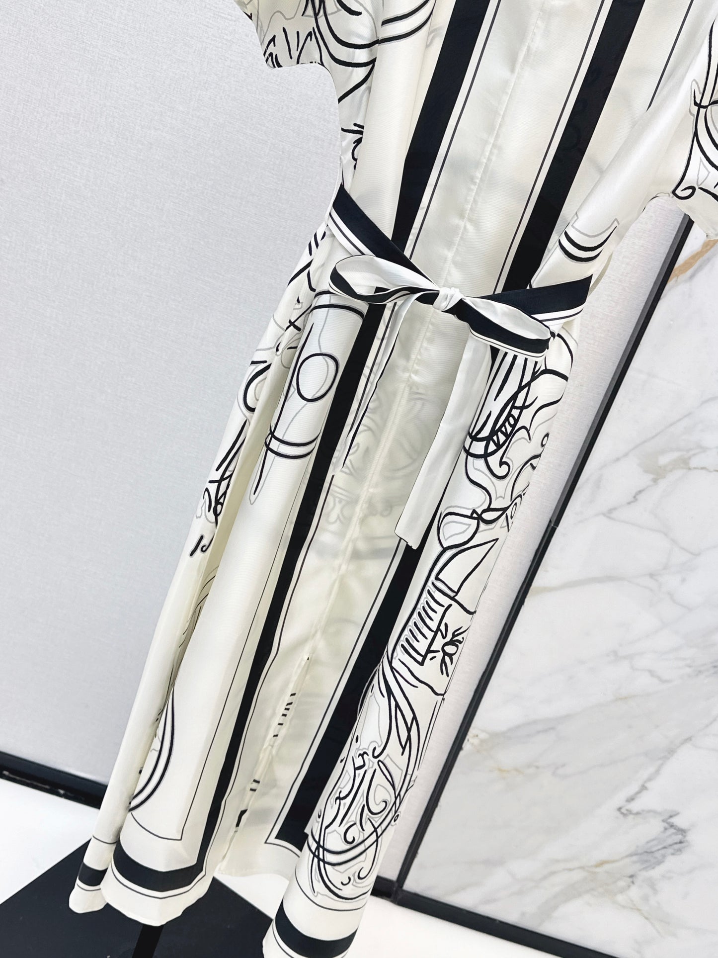 Herm NEW printed dress