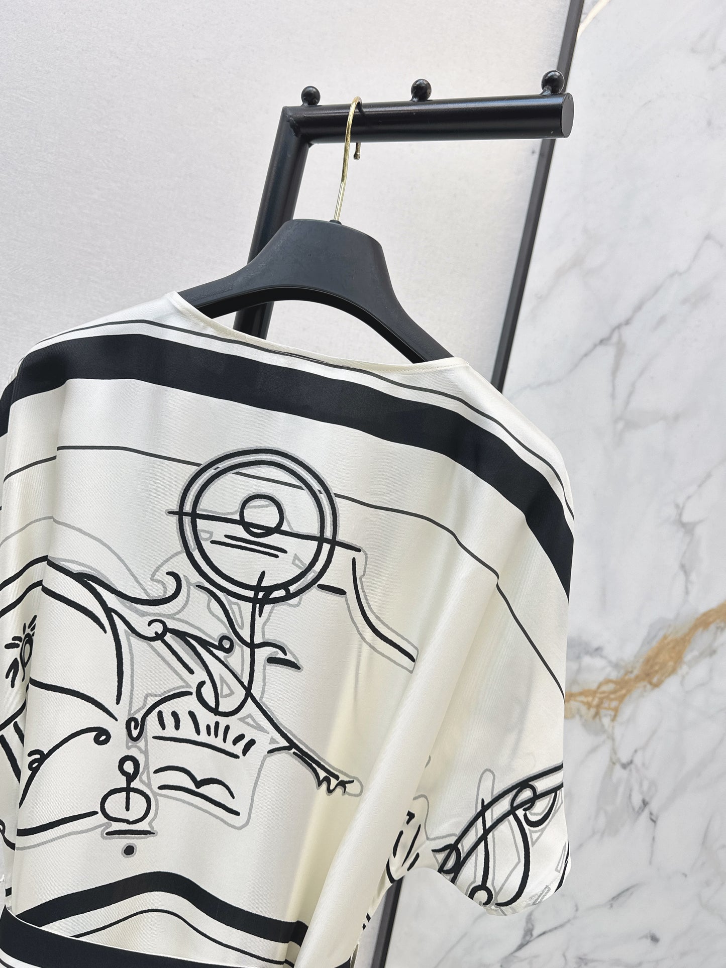 Herm NEW printed dress