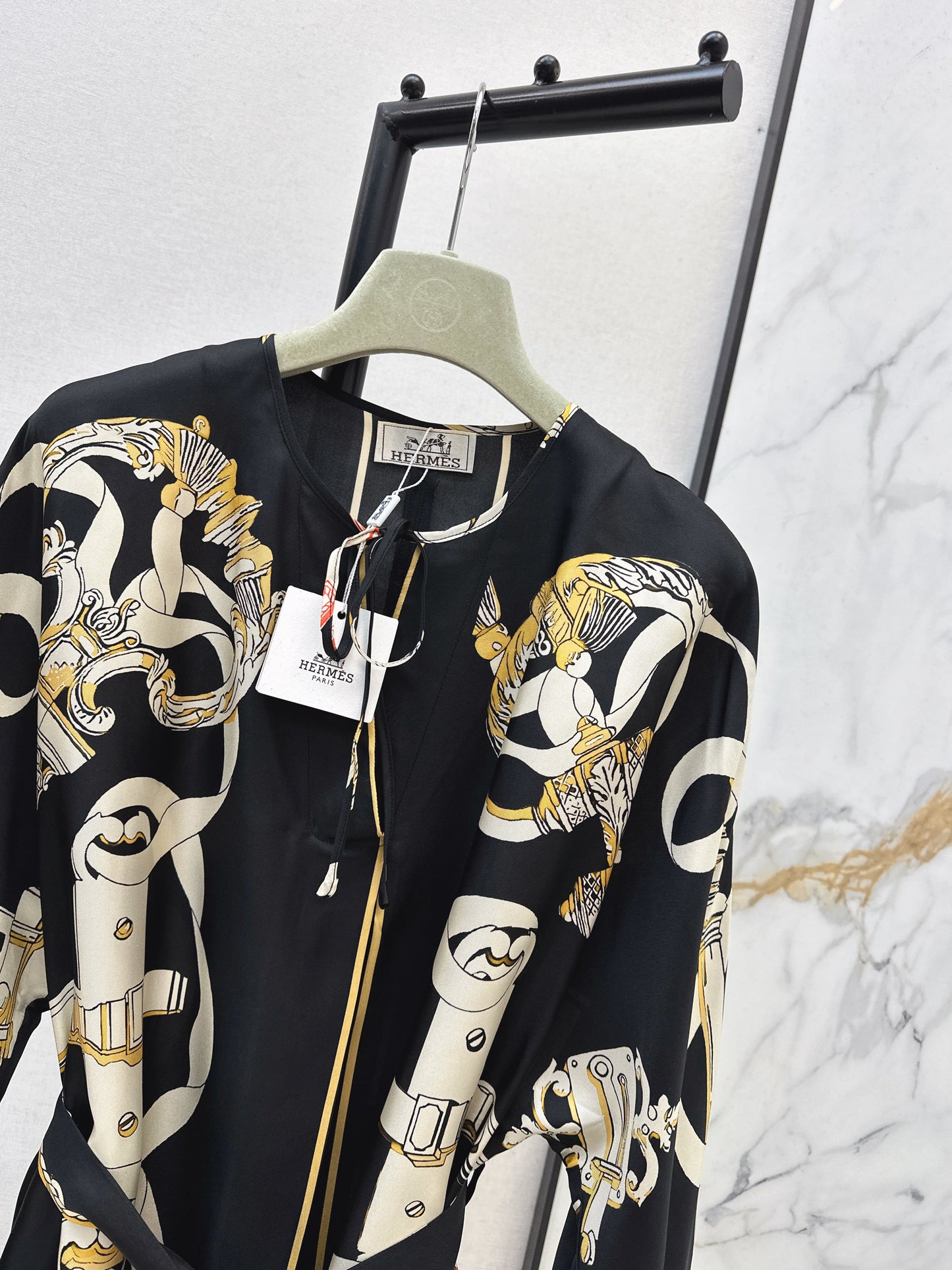 Herm NEW batwing sleeve print dress