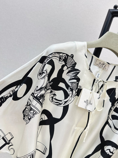 Herm NEW batwing sleeve print dress