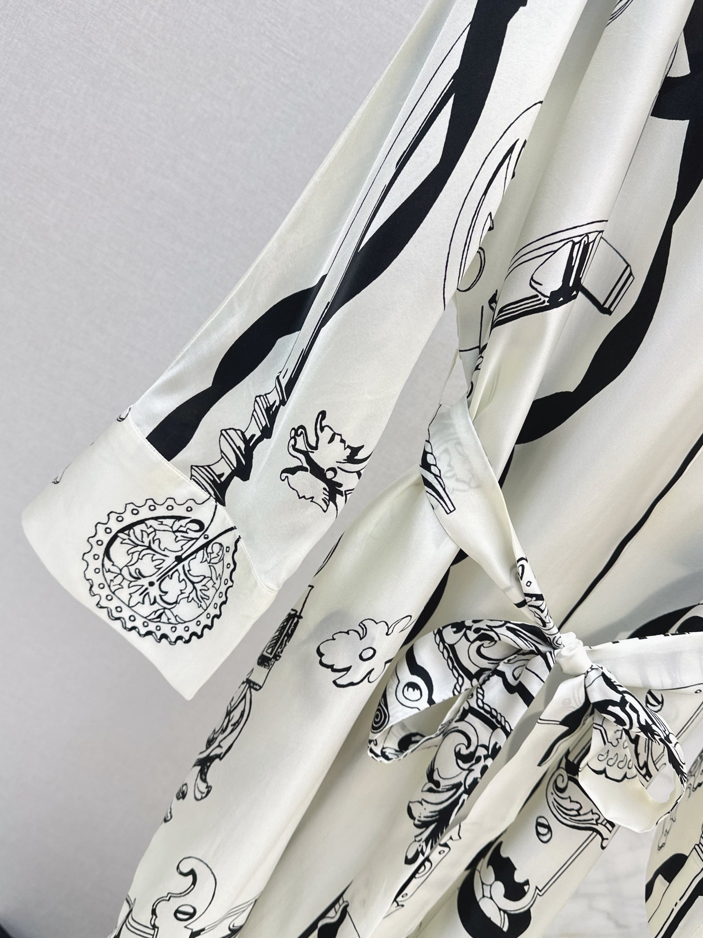 Herm NEW batwing sleeve print dress