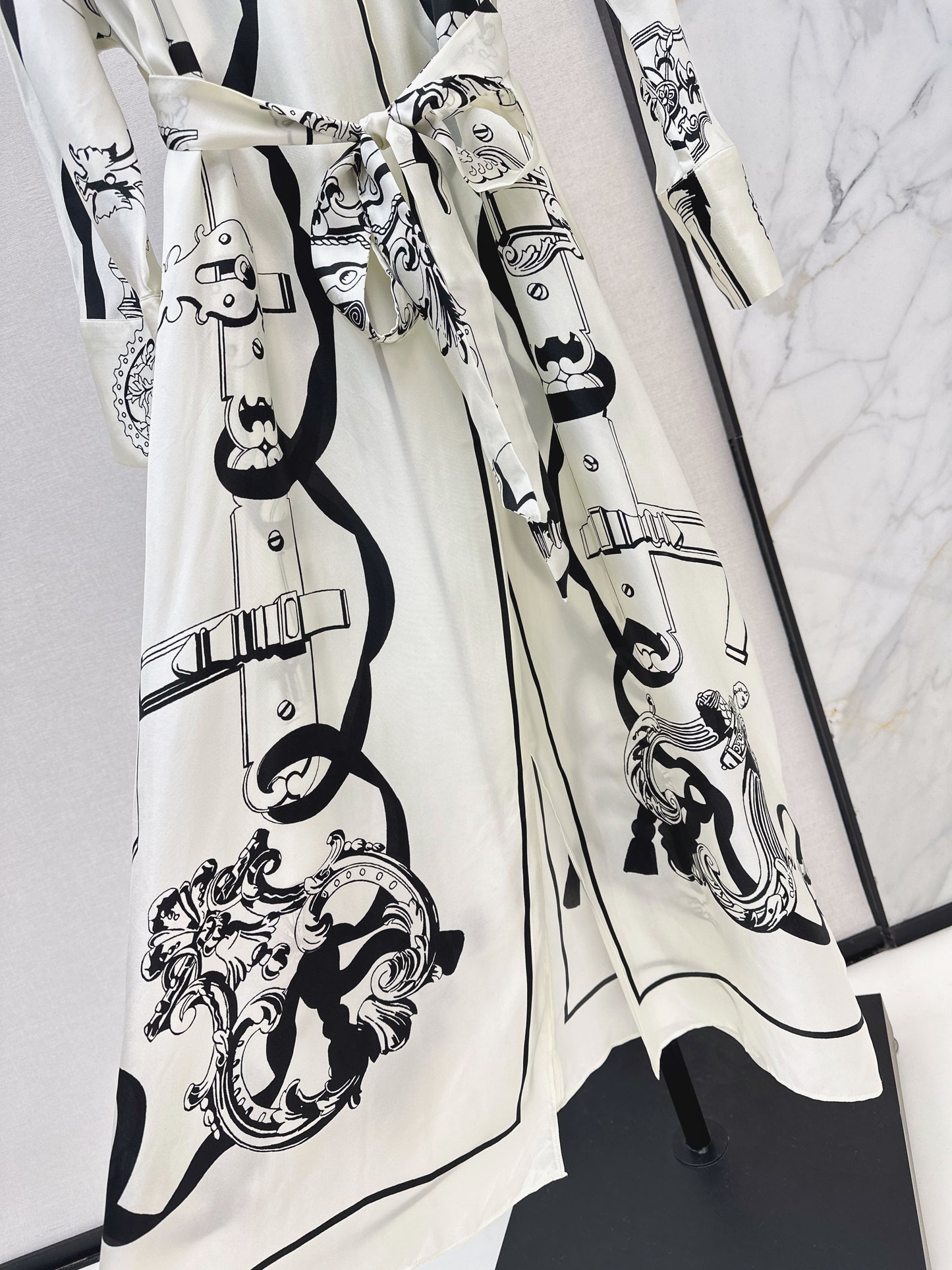 Herm NEW batwing sleeve print dress