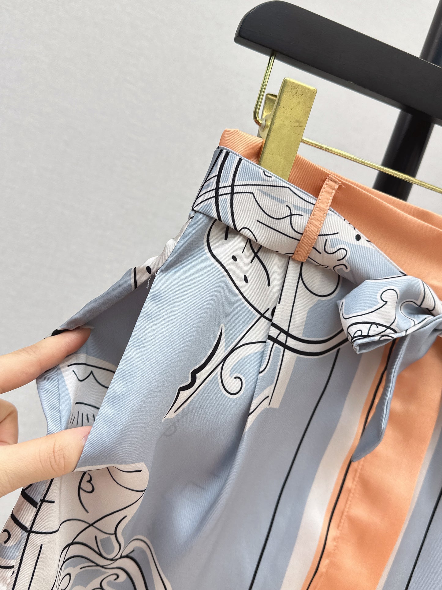 Herm NEW print skirts