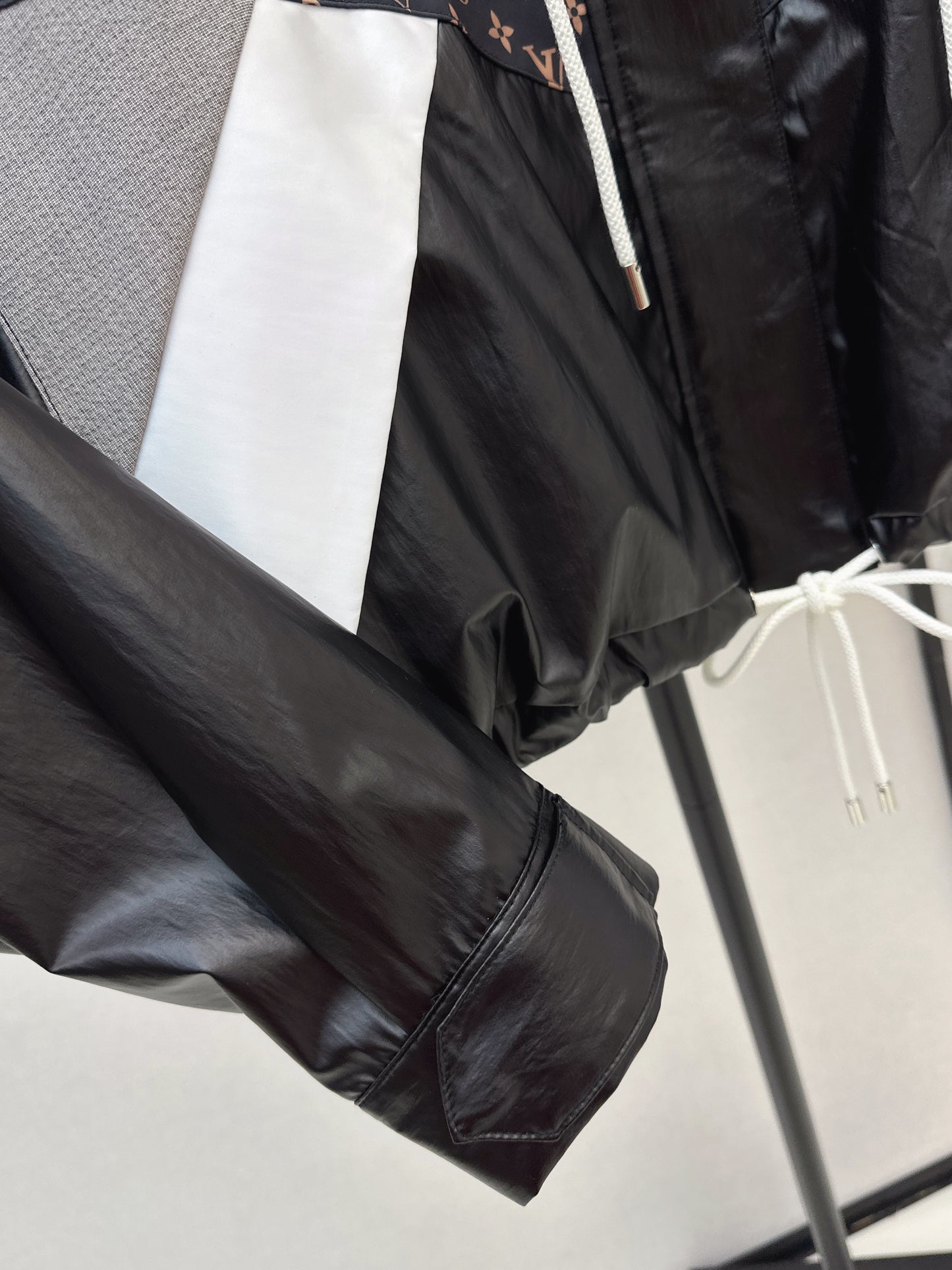 Louis NEW Hooded color-block zip-up jacket