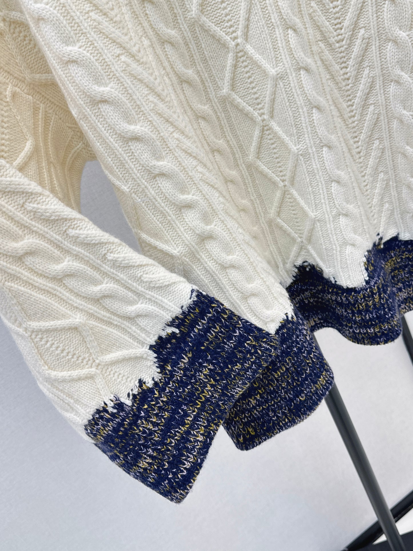 Loe NEW color block sweater