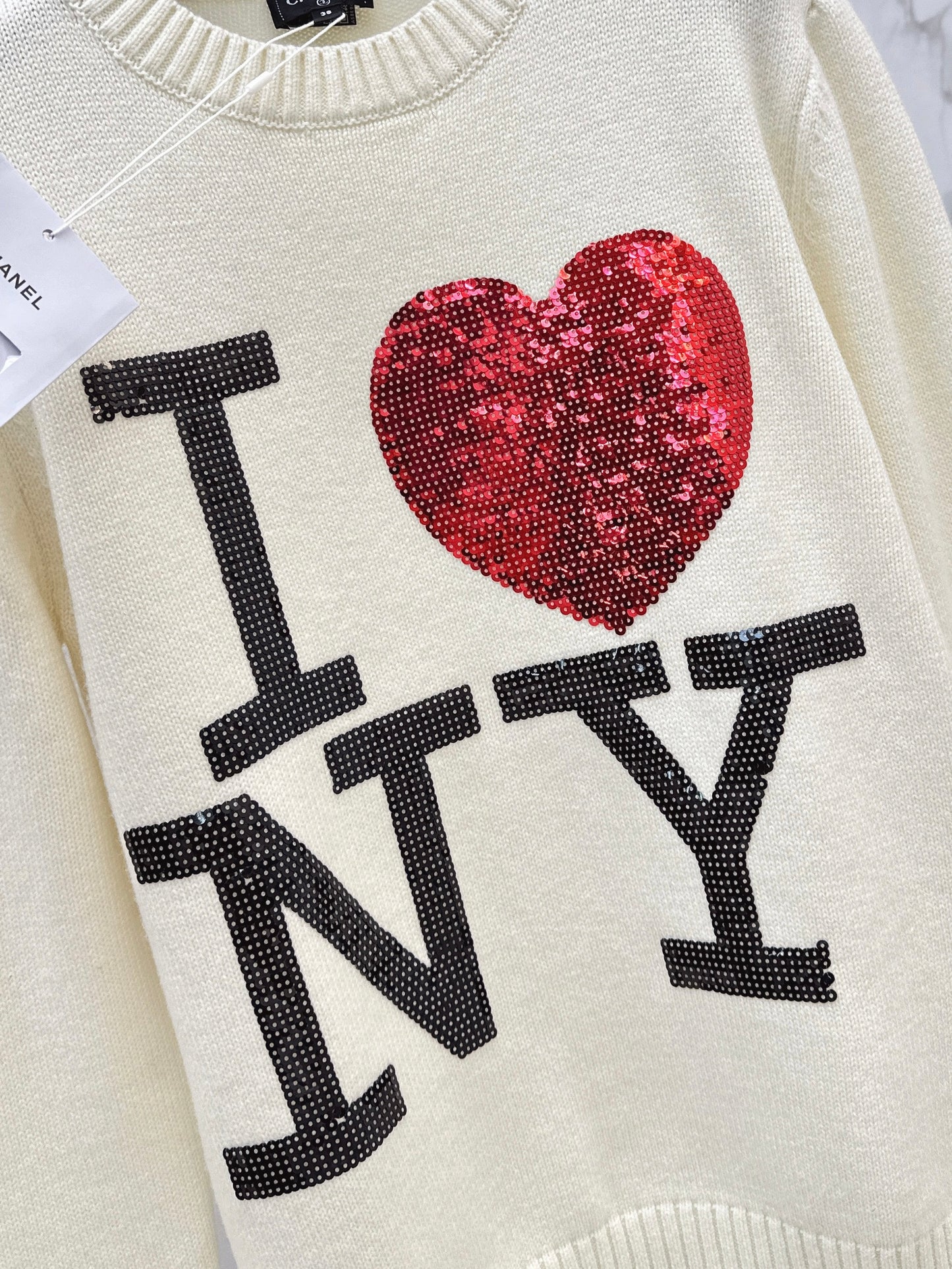 Chan NEW Sequined knitted sweater