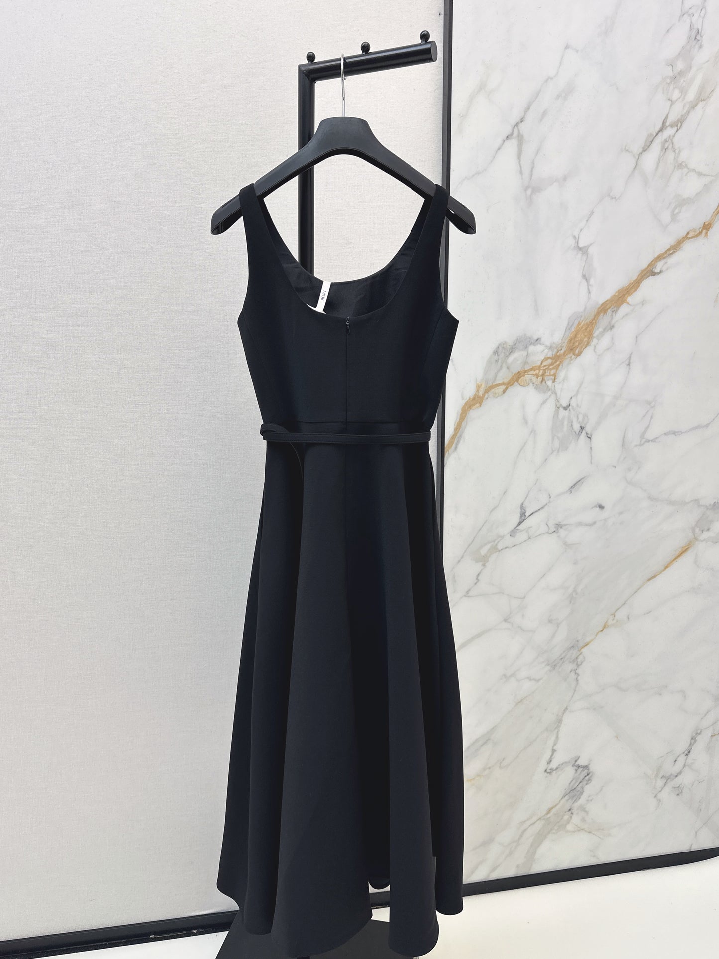 CD NEW classic sleeveless belted dress