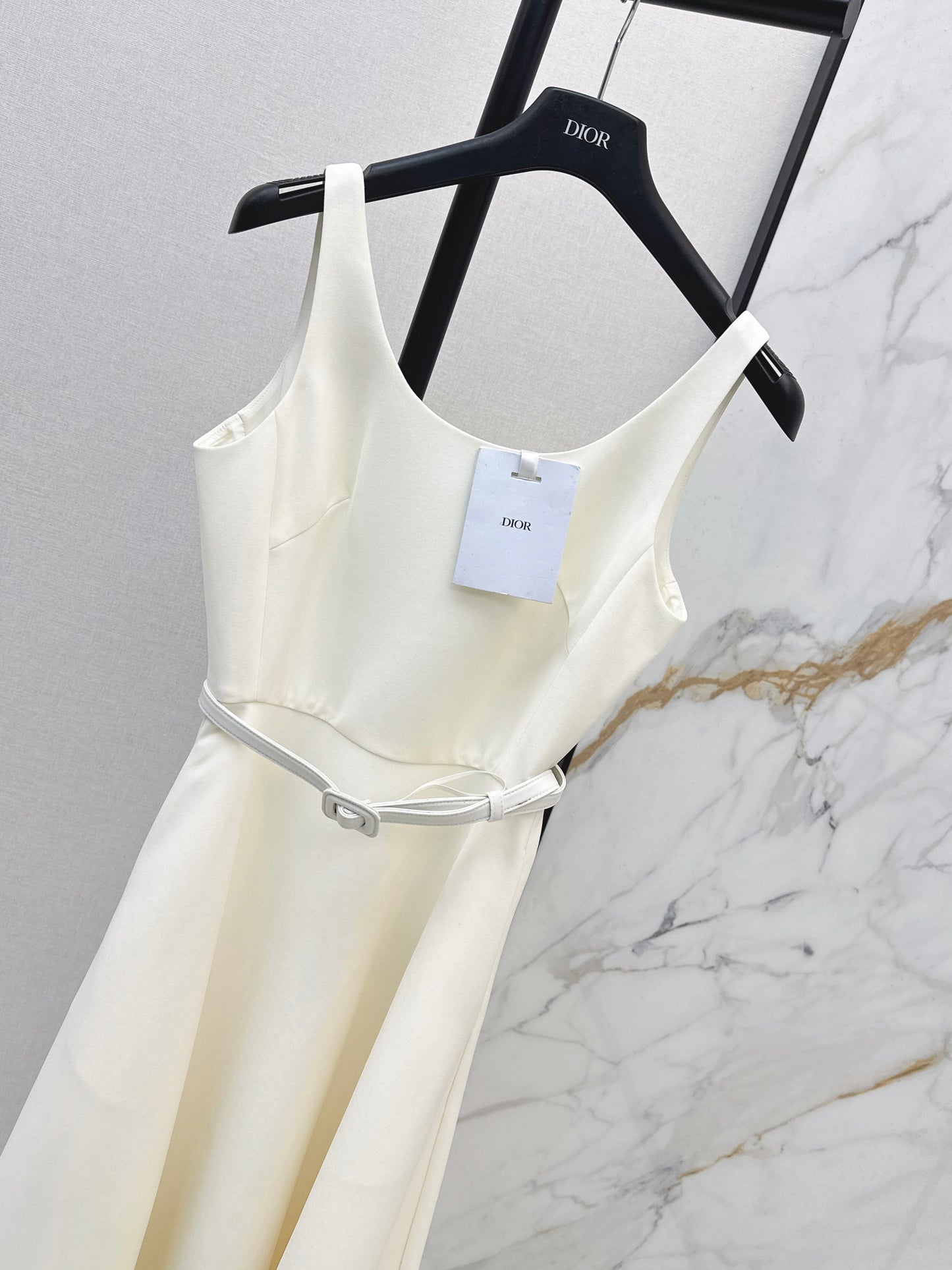 CD NEW classic sleeveless belted dress