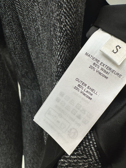 Chol NEW ruffle-hem belted jacket