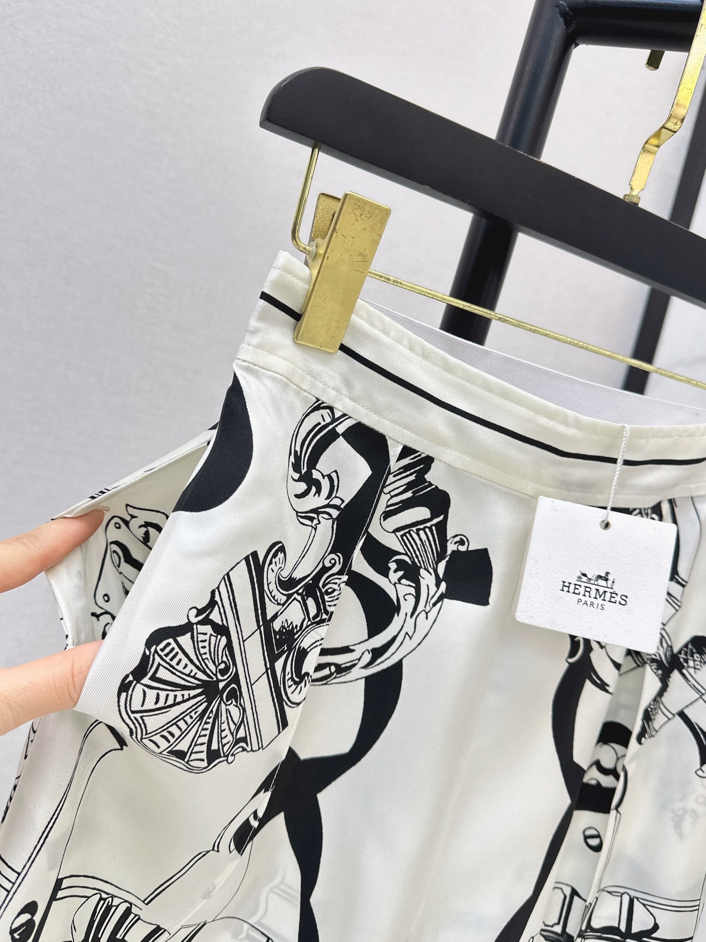 Herm NEW print silk pants