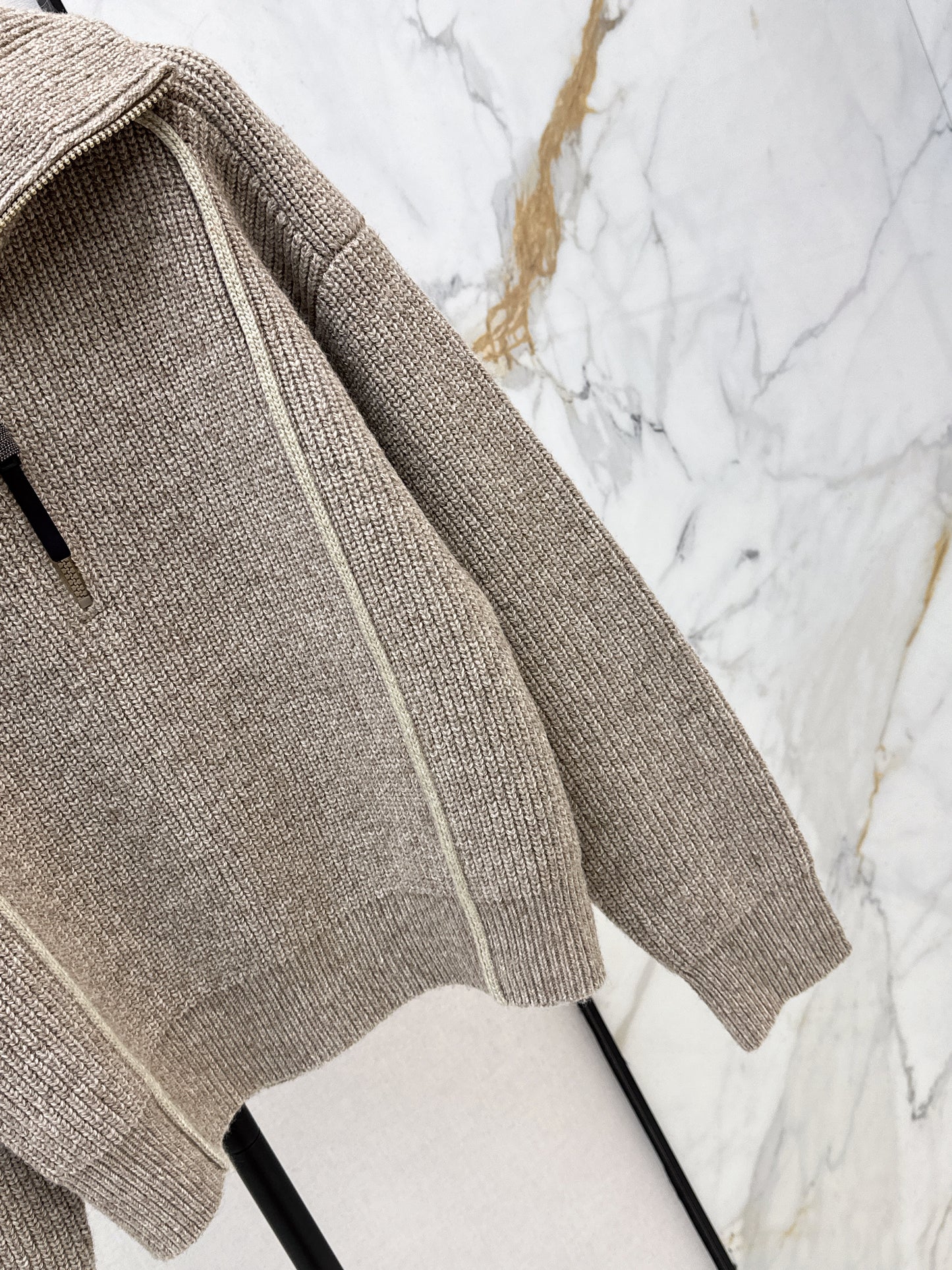 Brun NEW zip-up sweater
