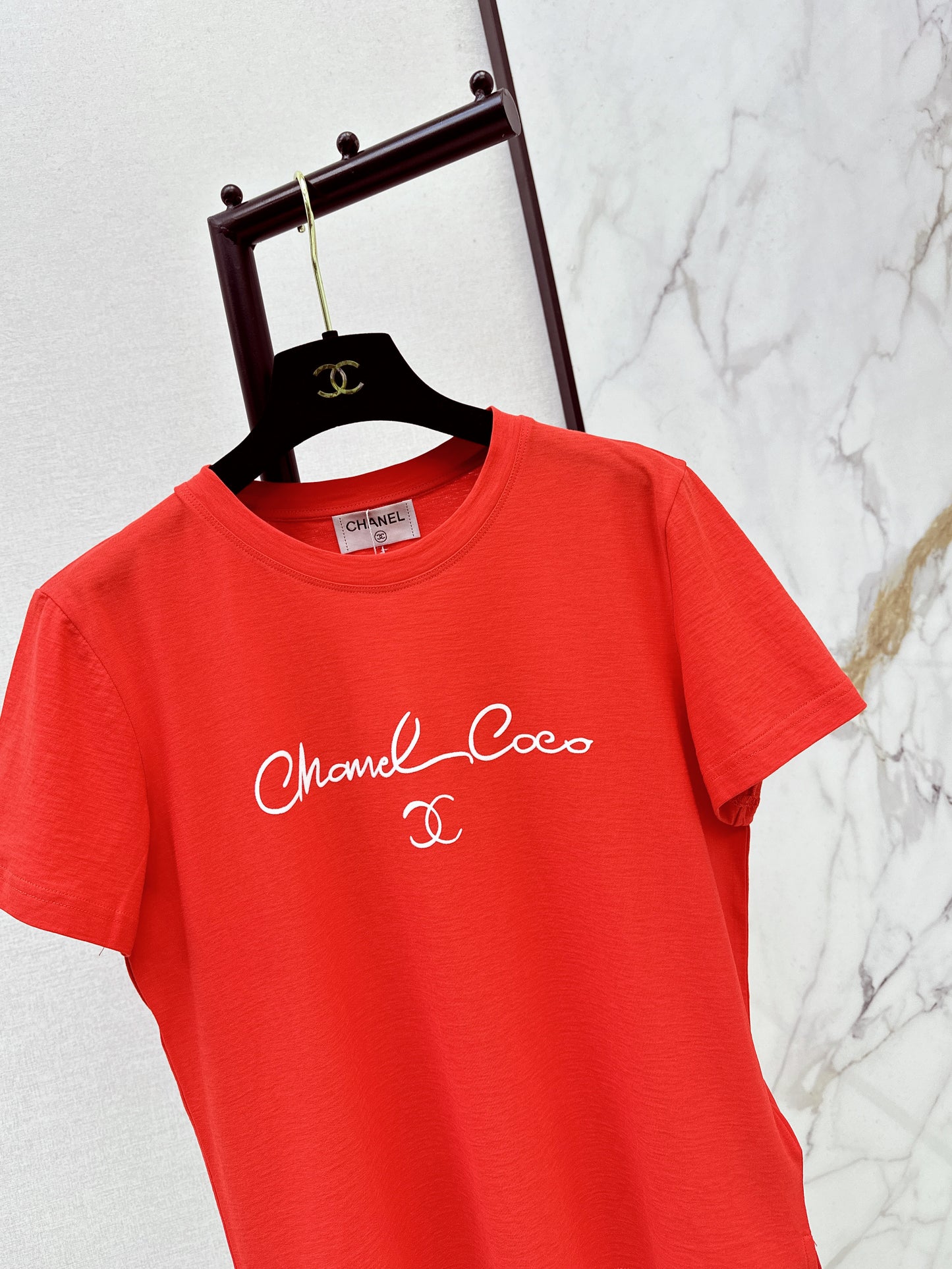 Chan NEW contrast lettering t-shirt