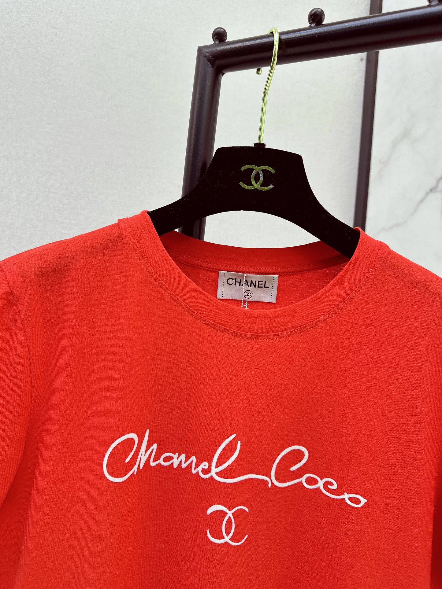 Chan NEW contrast lettering t-shirt