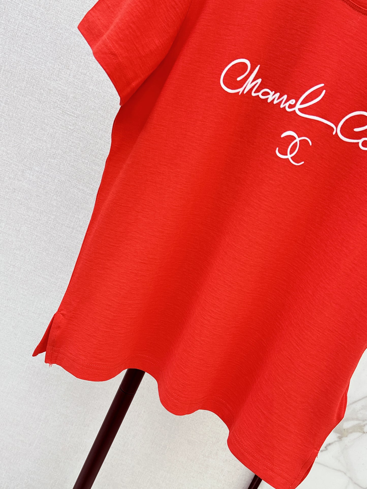 Chan NEW contrast lettering t-shirt
