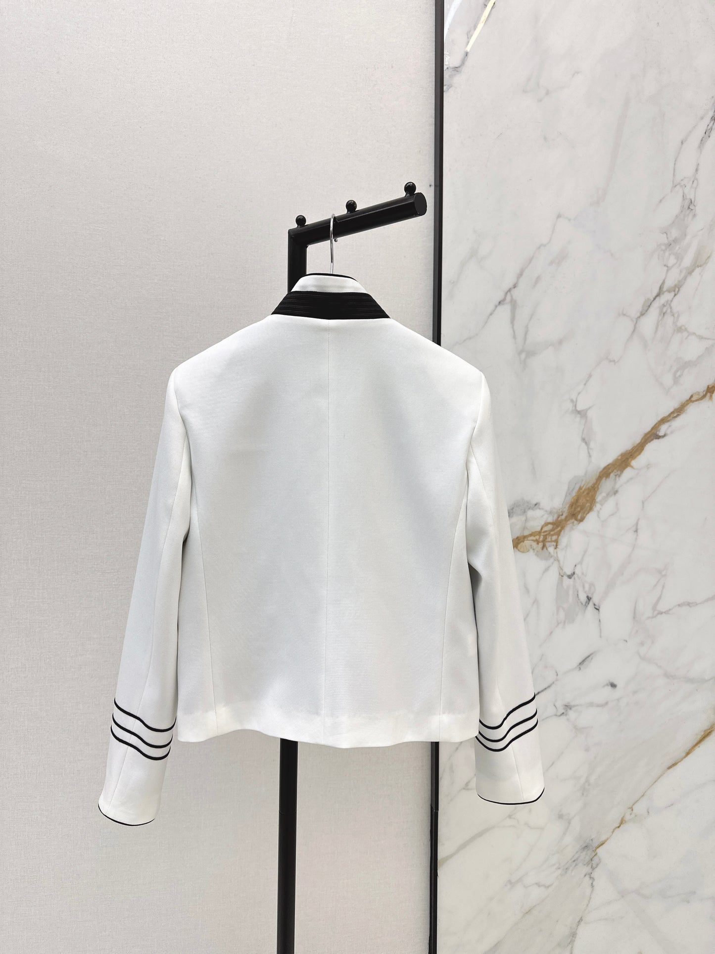 CD NEW embroidery blazer