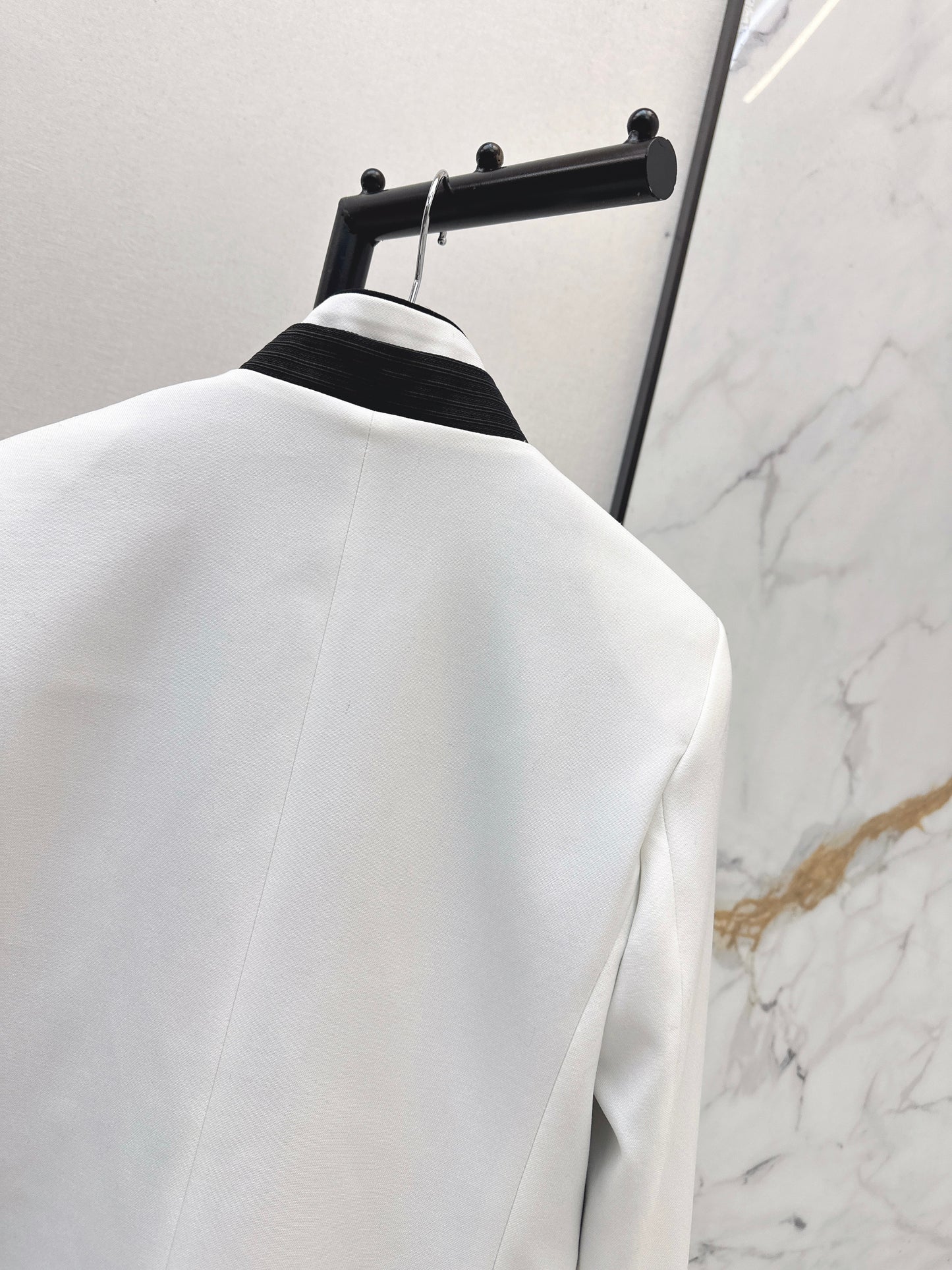 CD NEW embroidery blazer