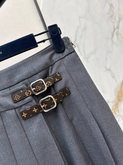 Louis NEW pleated skirts