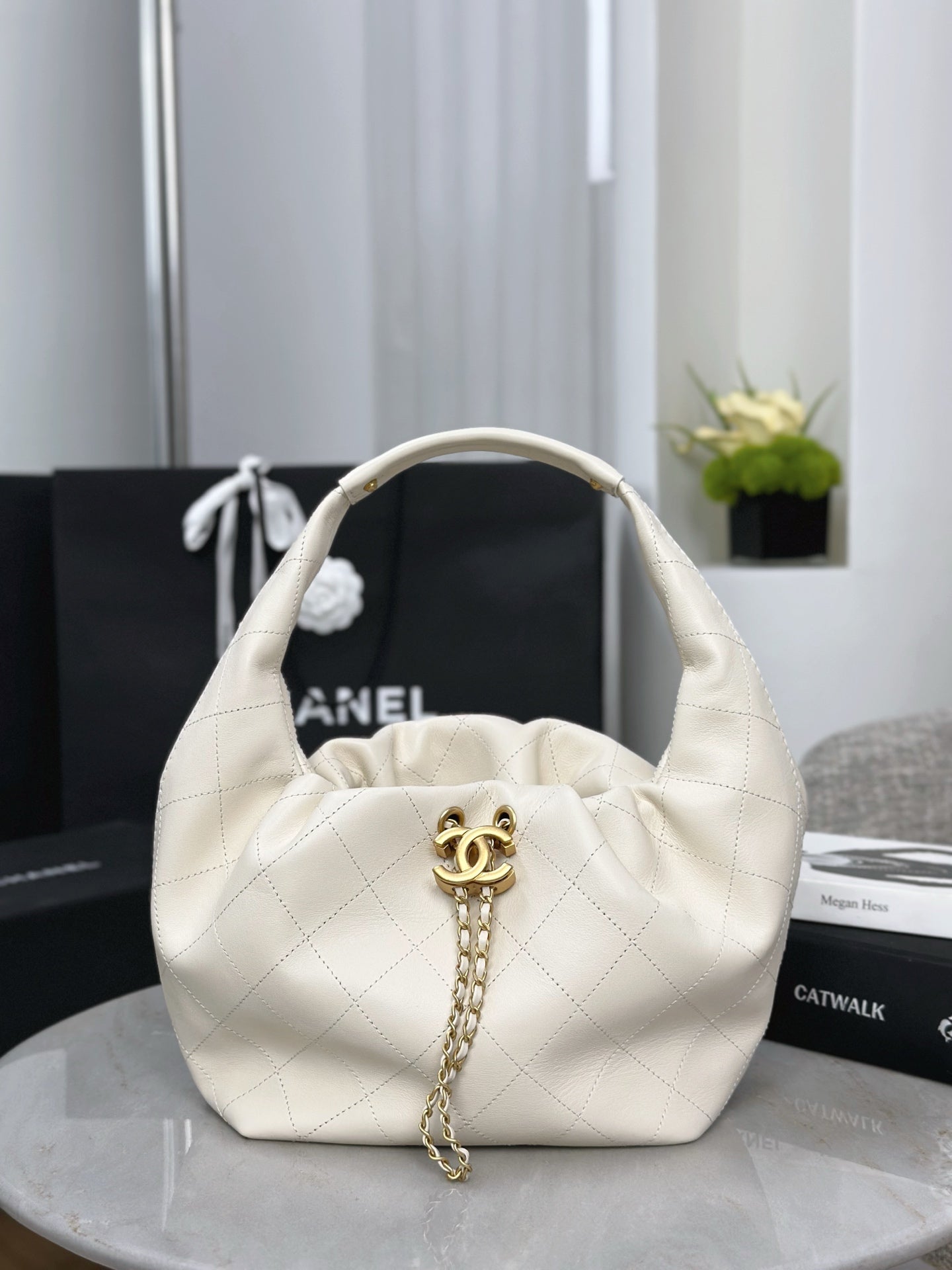 Chan NEW 26C hobo bag