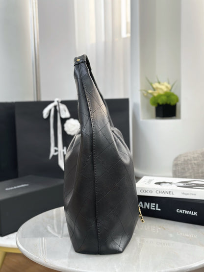 Chan NEW 26C hobo bag