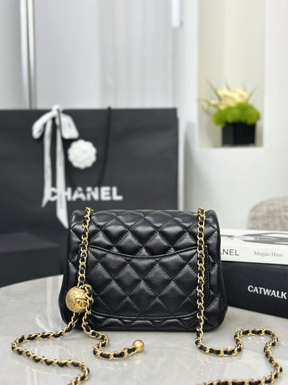 Chan NEW cf17 chain shoulder bag