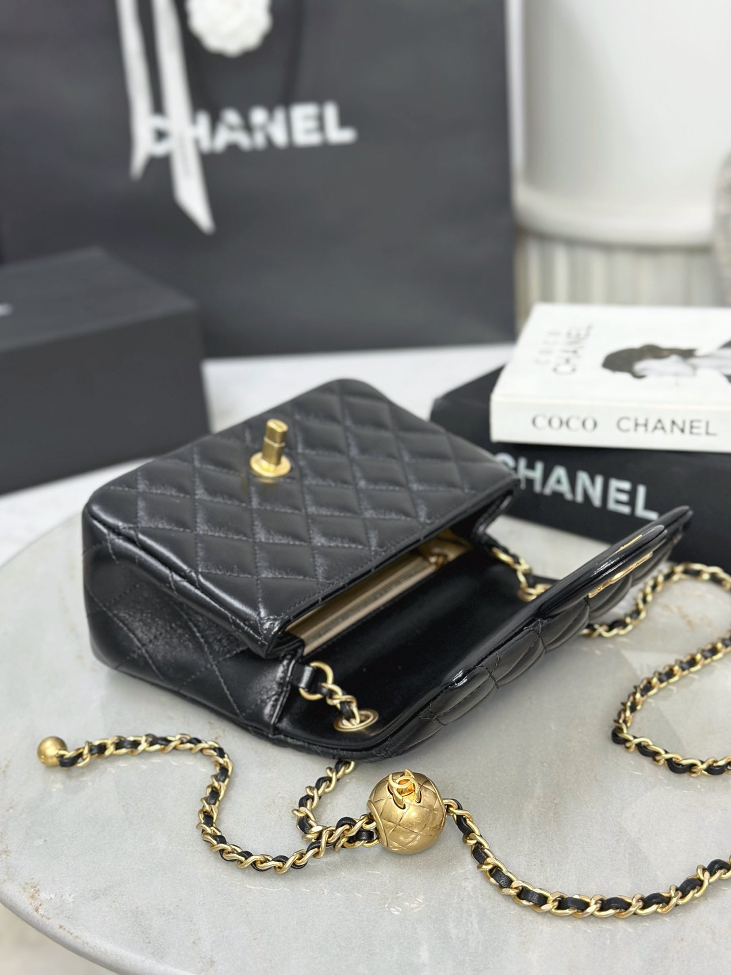 Chan NEW cf17 chain shoulder bag