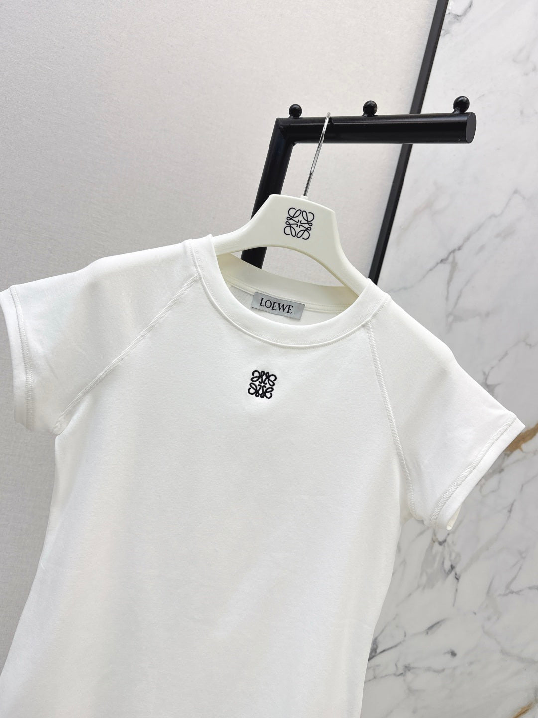 Loe NEW embroidered T-shirt
