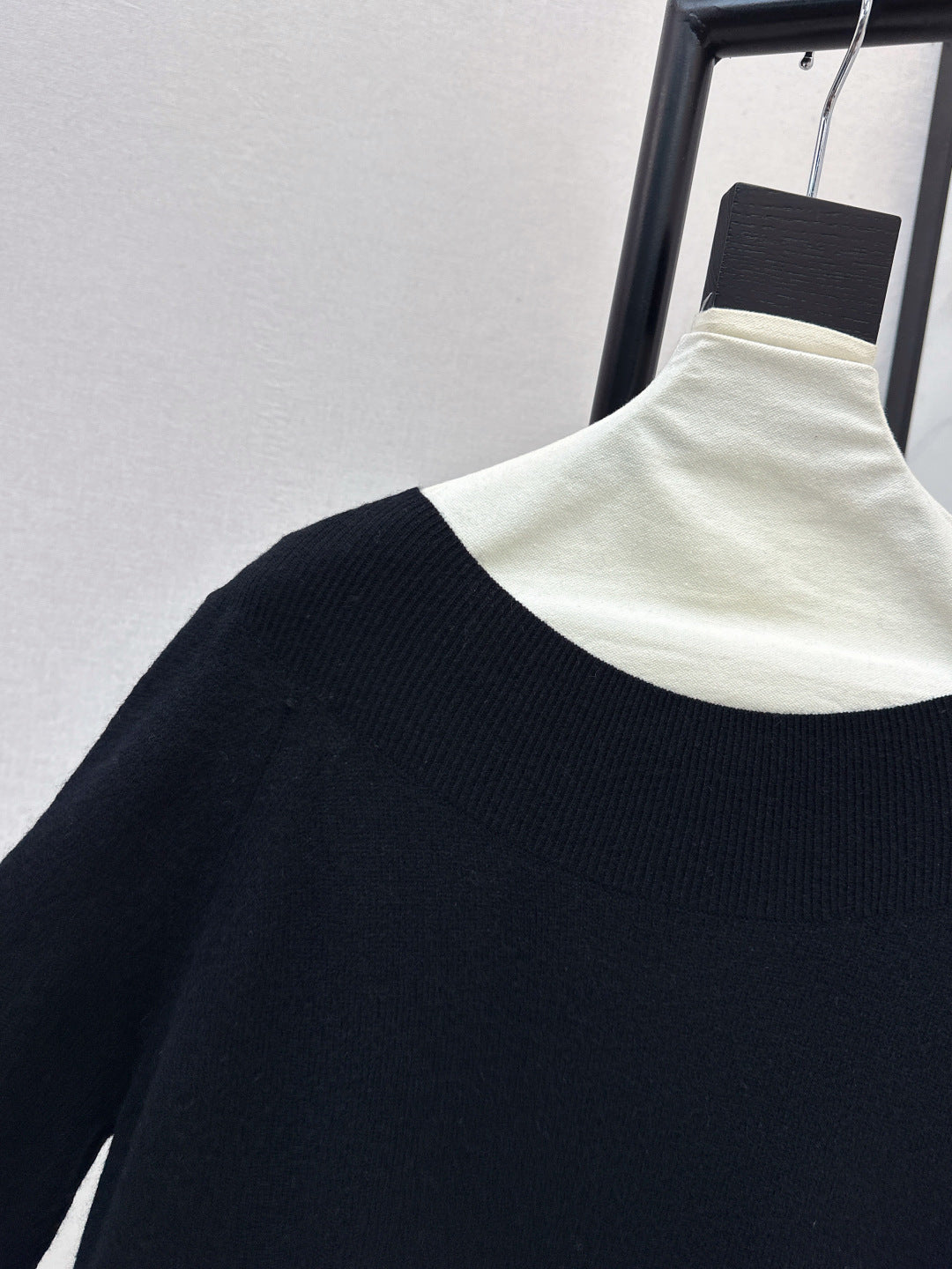 Es NEW embroidery lace sweater