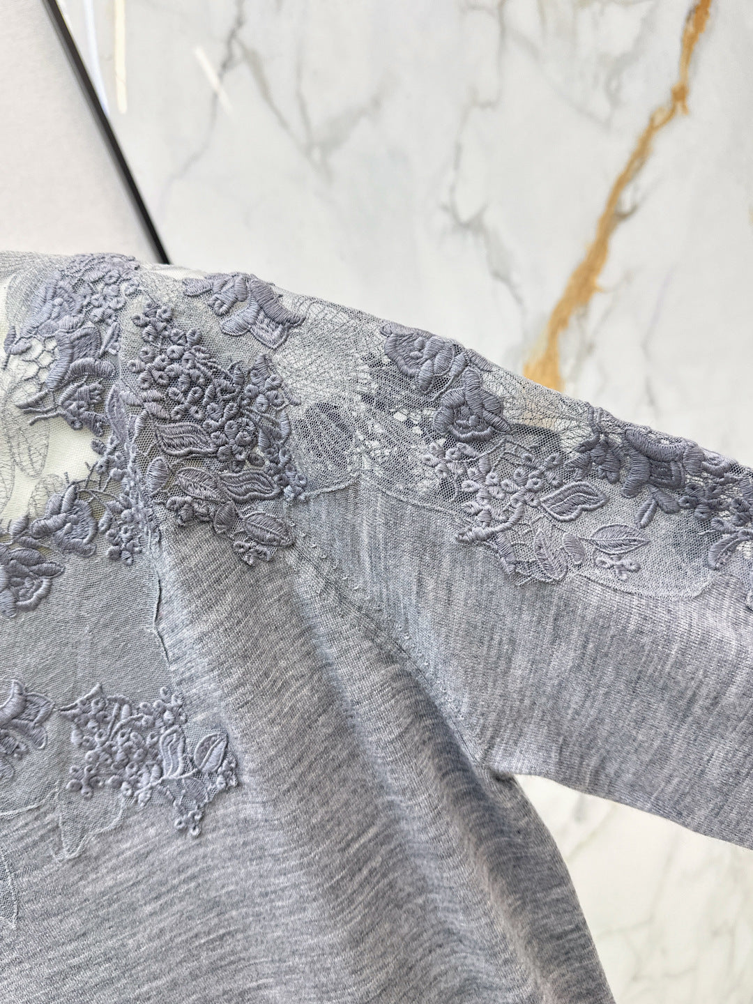 Es NEW  embroidery lace off shoulder sweater