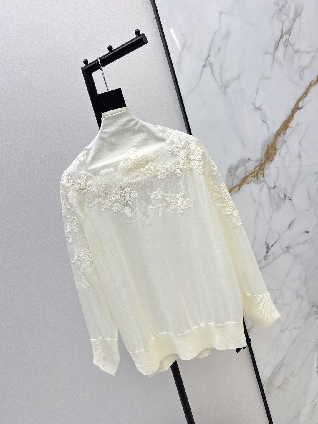 Es NEW  embroidery lace off shoulder sweater
