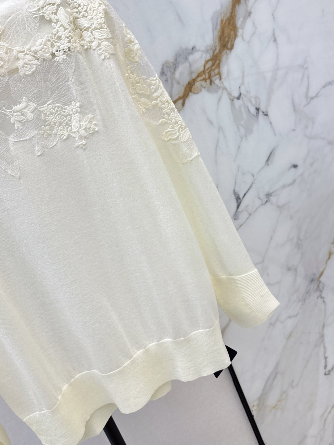 Es NEW  embroidery lace off shoulder sweater