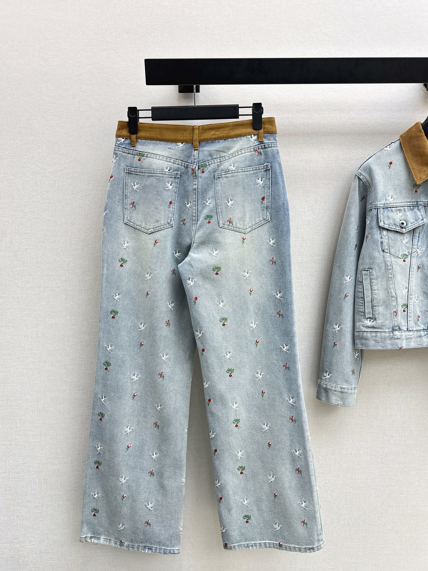 CD NEW embroidery straight jeans