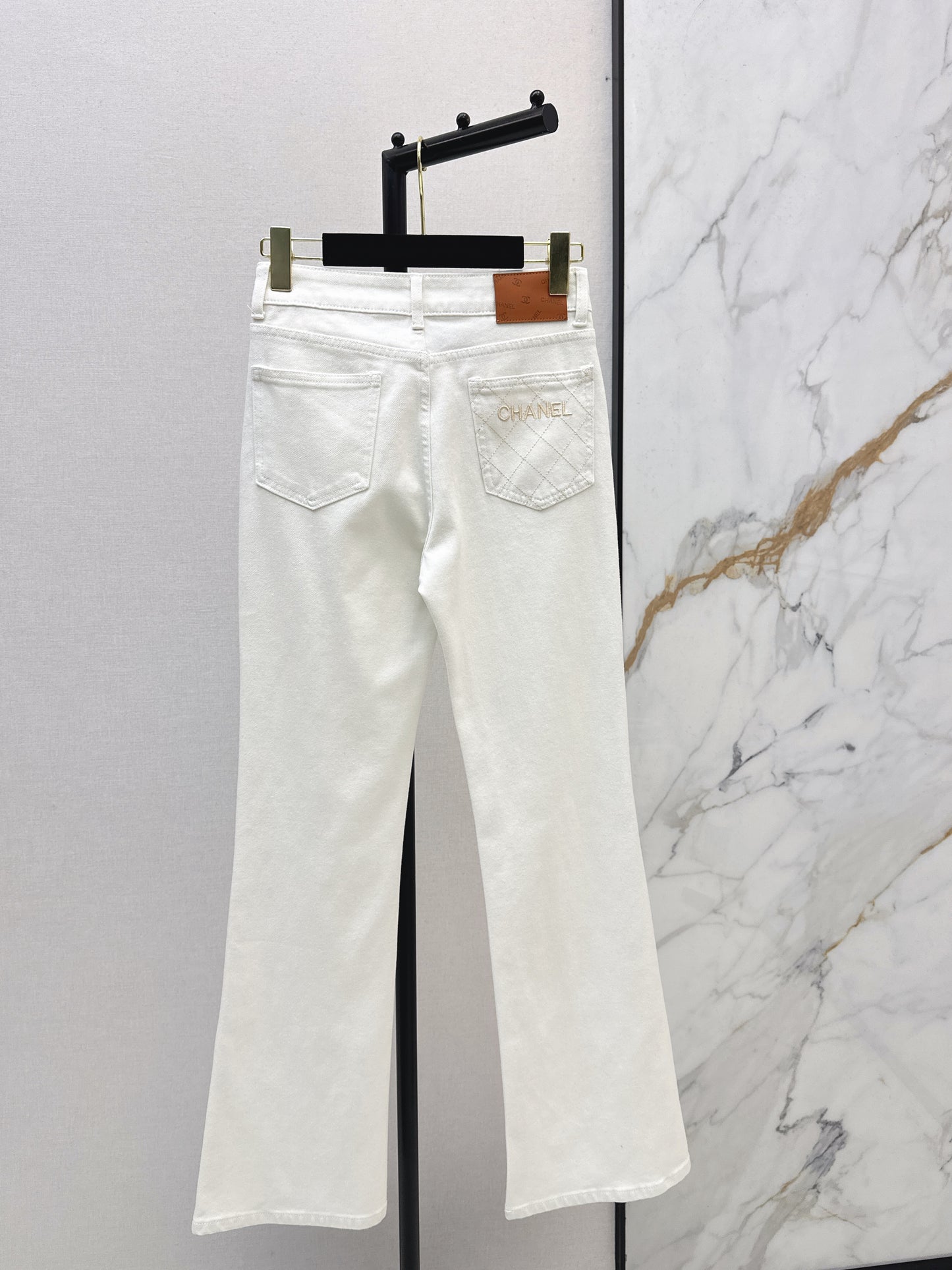 Chan NEW flared jeans