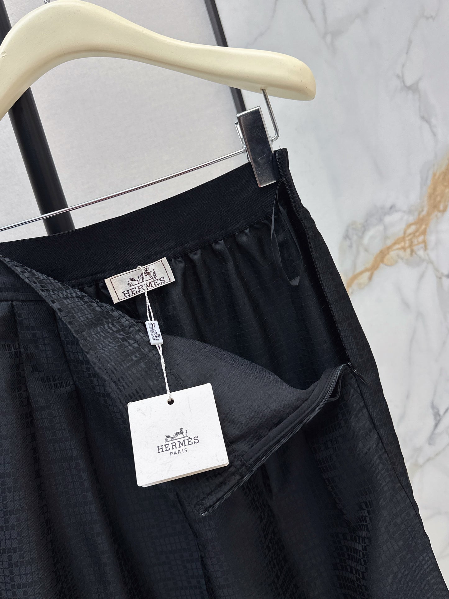 Herm NEW jacquard suit pants