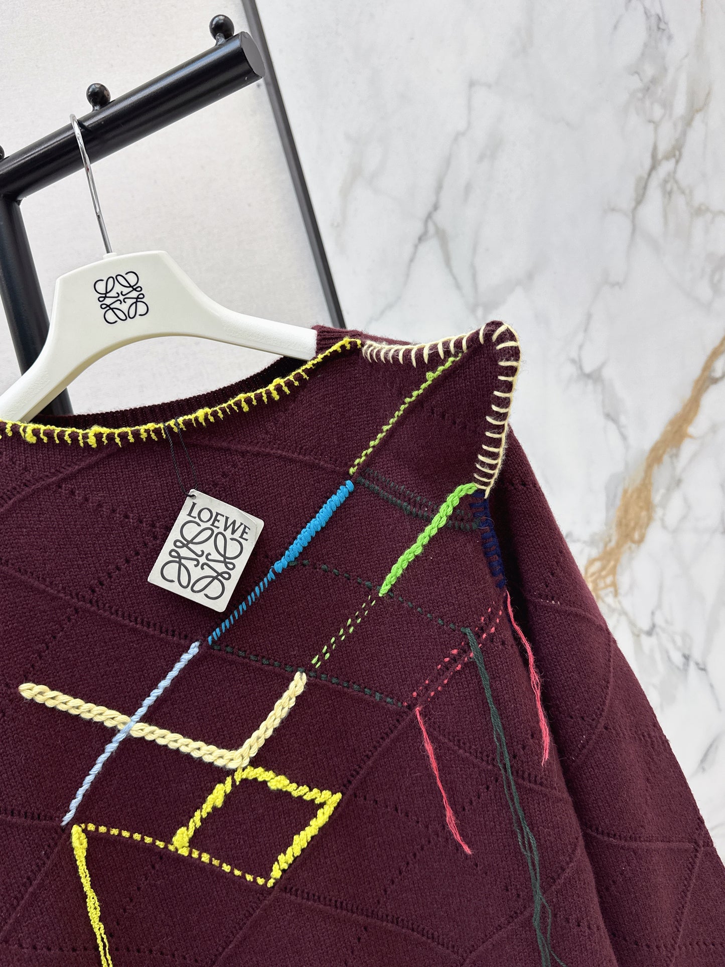 Loe NEW contrast stitching sweaster