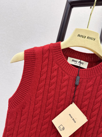 Miu NEW sleeveless knitted vest