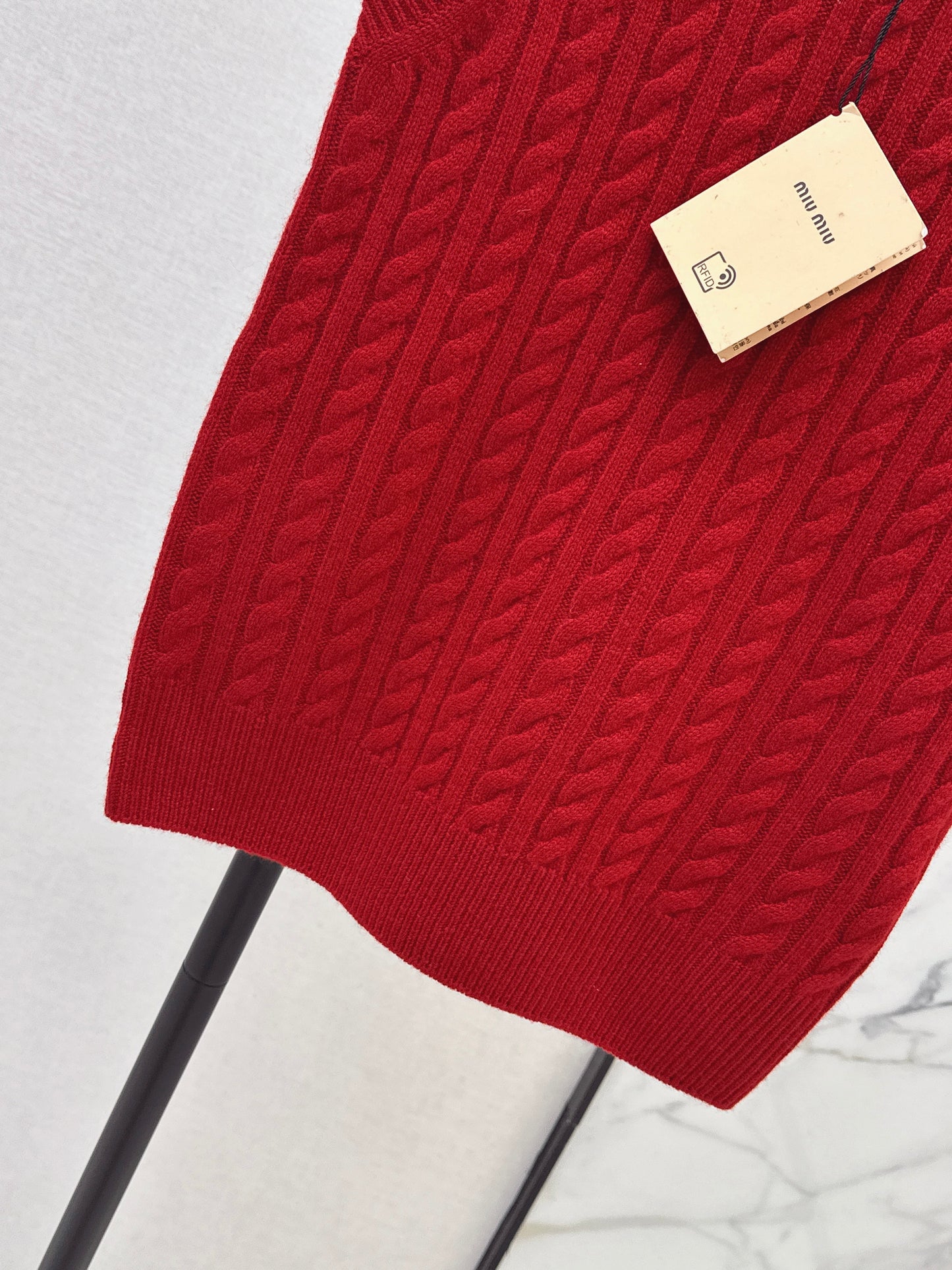 Miu NEW sleeveless knitted vest