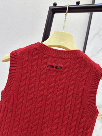 Miu NEW sleeveless knitted vest