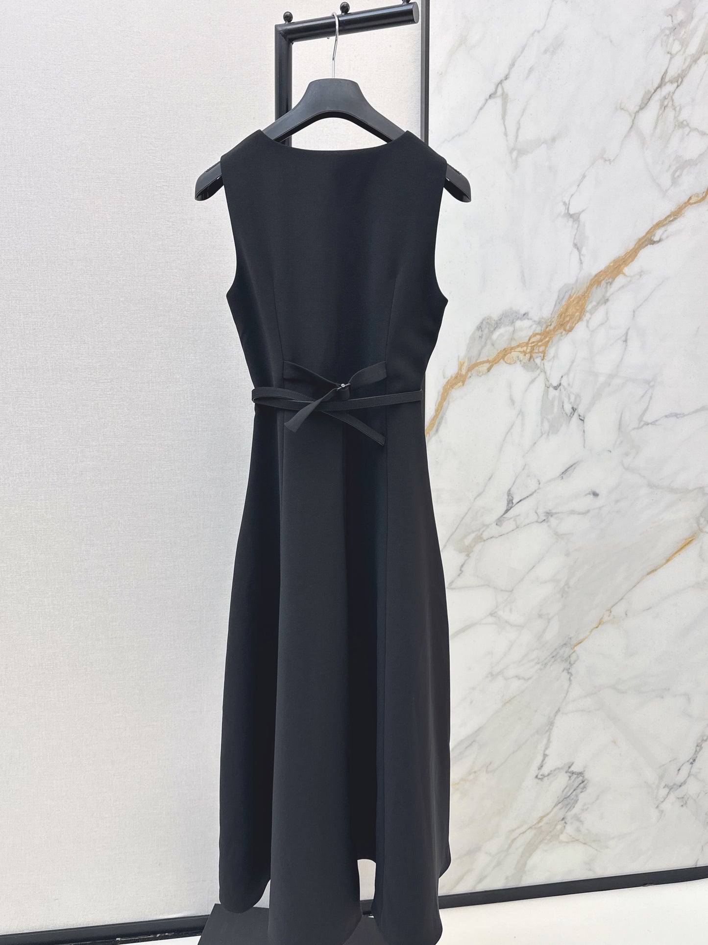 CD NEW sleeveless back-bow cocktail dress