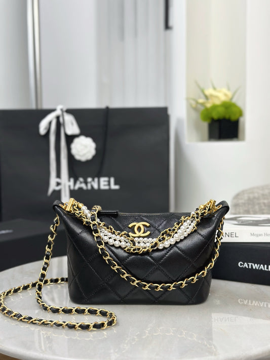 Chan NEW 26C hobo pearl chain bag