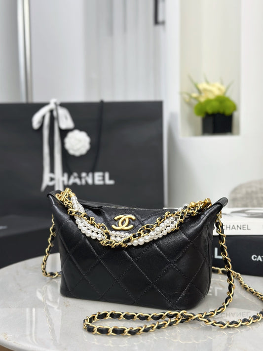 Chan NEW 26C hobo pearl chain bag