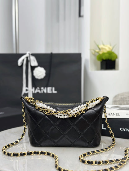 Chan NEW 26C hobo pearl chain bag